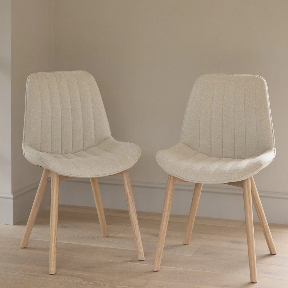 Whitewash Extending Dining Table Set - 9 Seater - Bella Light Beige Boucle Dining Chairs - Whitewash Legs