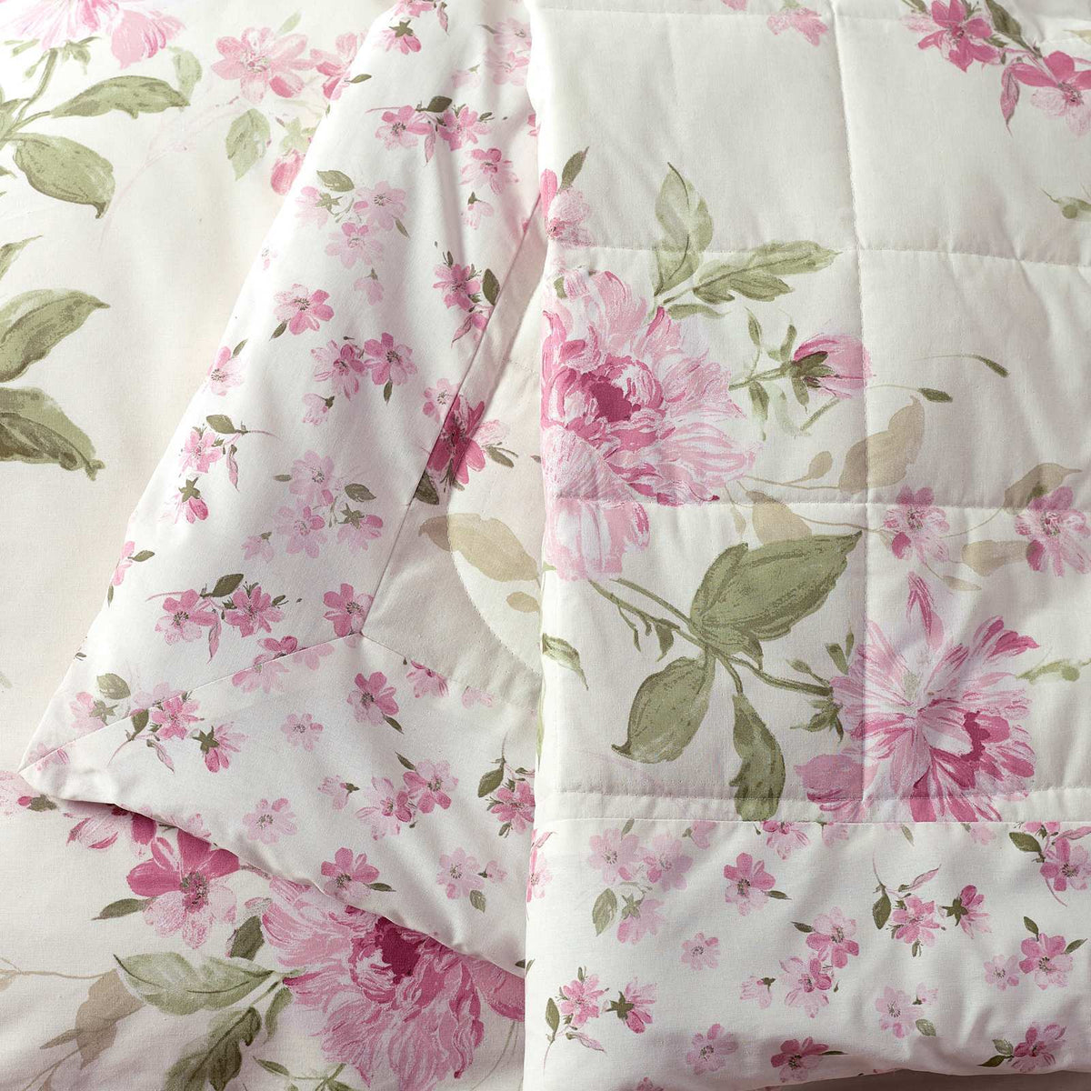 Avebury Floral Bedspread - Cream – Laura Ashley UK