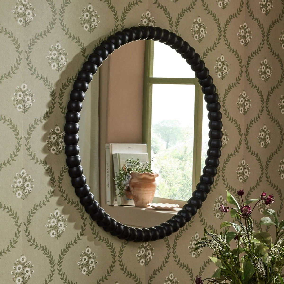 Bobbin Round Wall Feather & Black Mirror - Black
