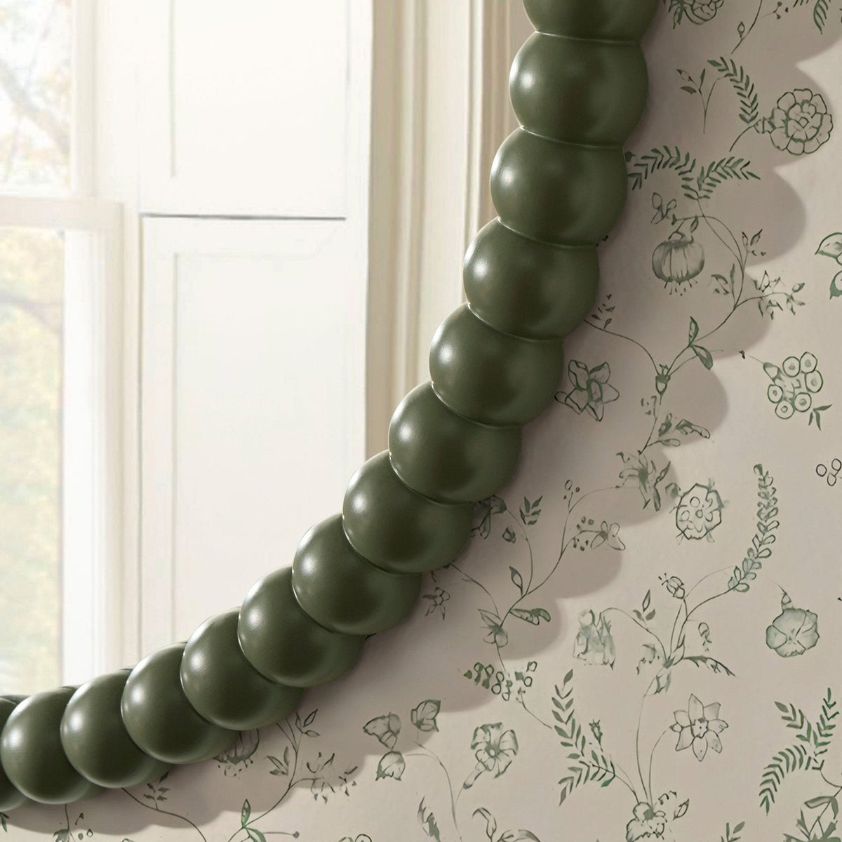Bobbin Round Wall Mirror - Vetiver – Black & Feather