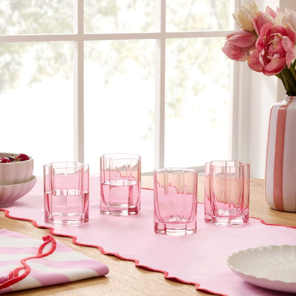 Brynn Scalloped Edge Glass Tumblers Feather & Black - Set of 4 - Pink