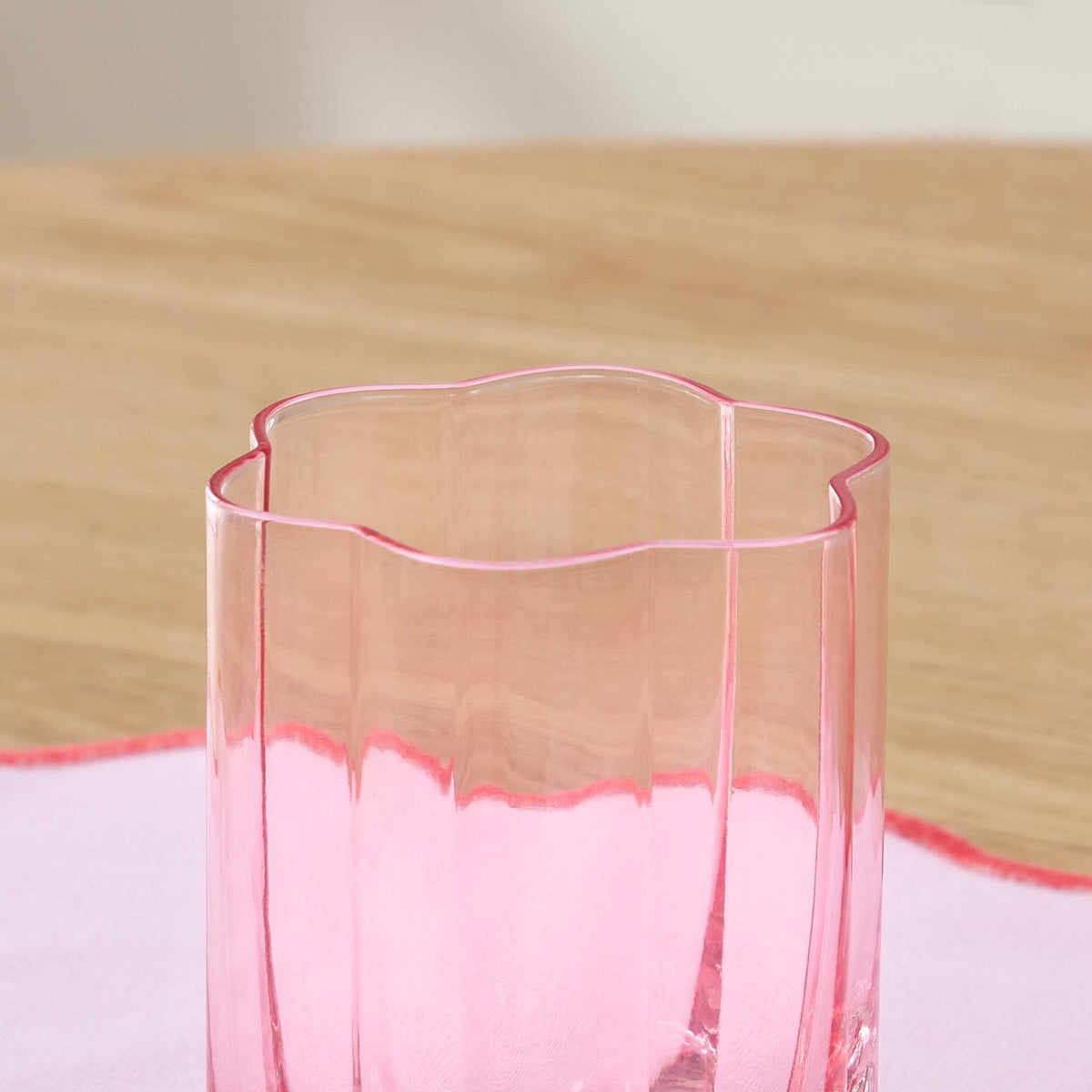 Brynn Scalloped Edge Glass Tumblers Feather & Black - Set of 4 - Pink