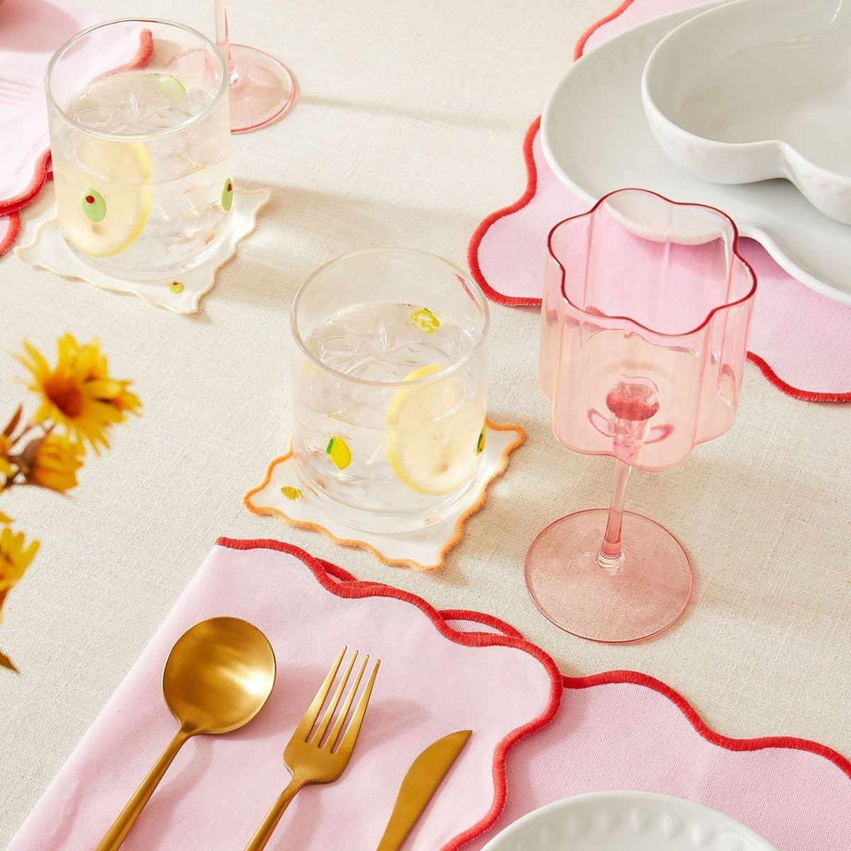 Brynn Scalloped Edge Wine Glasses - Set of 4 - Pink – Feather & Black