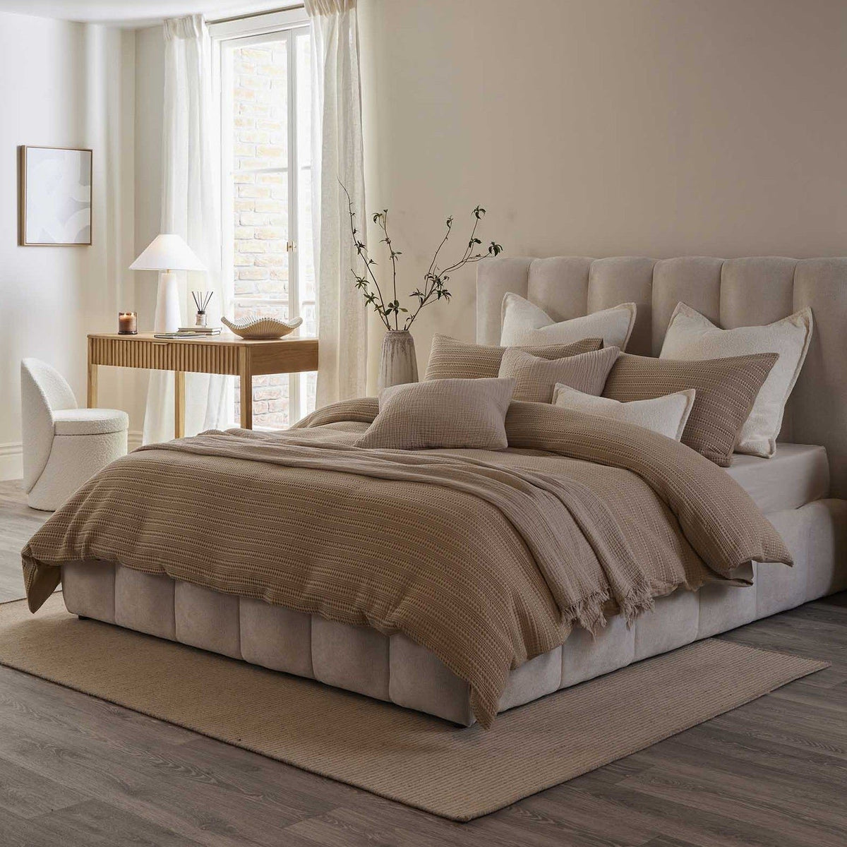 Cheshire Ottoman Storage Feather & Black Bed - Ivory