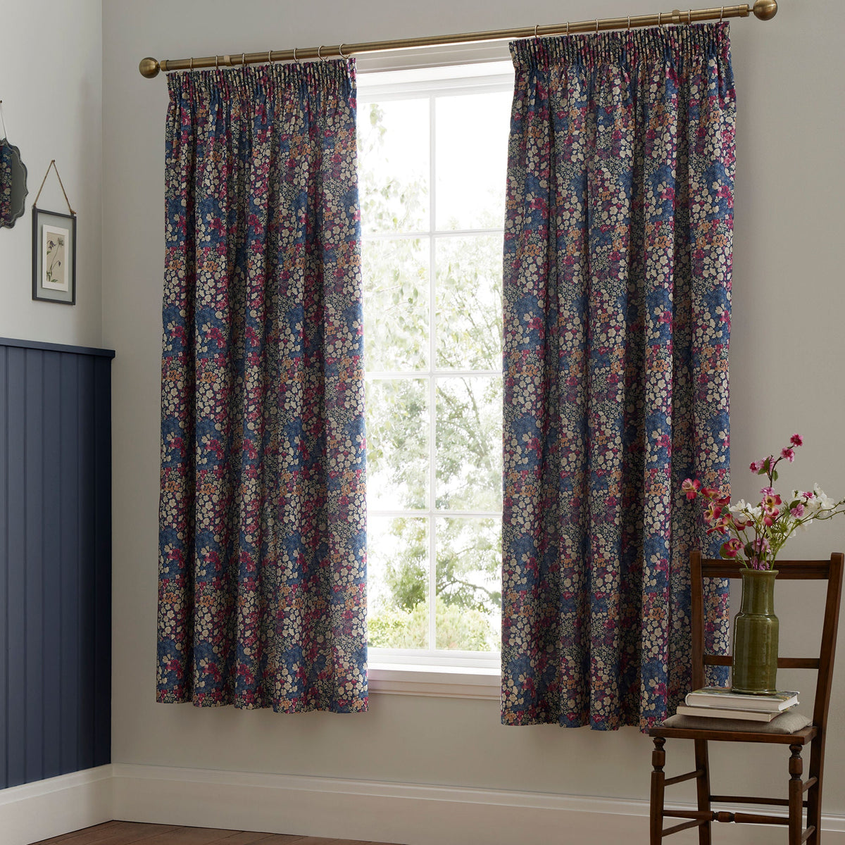 D & D Bessie Pencil Pleat Curtains - Navy – Laura Ashley UK