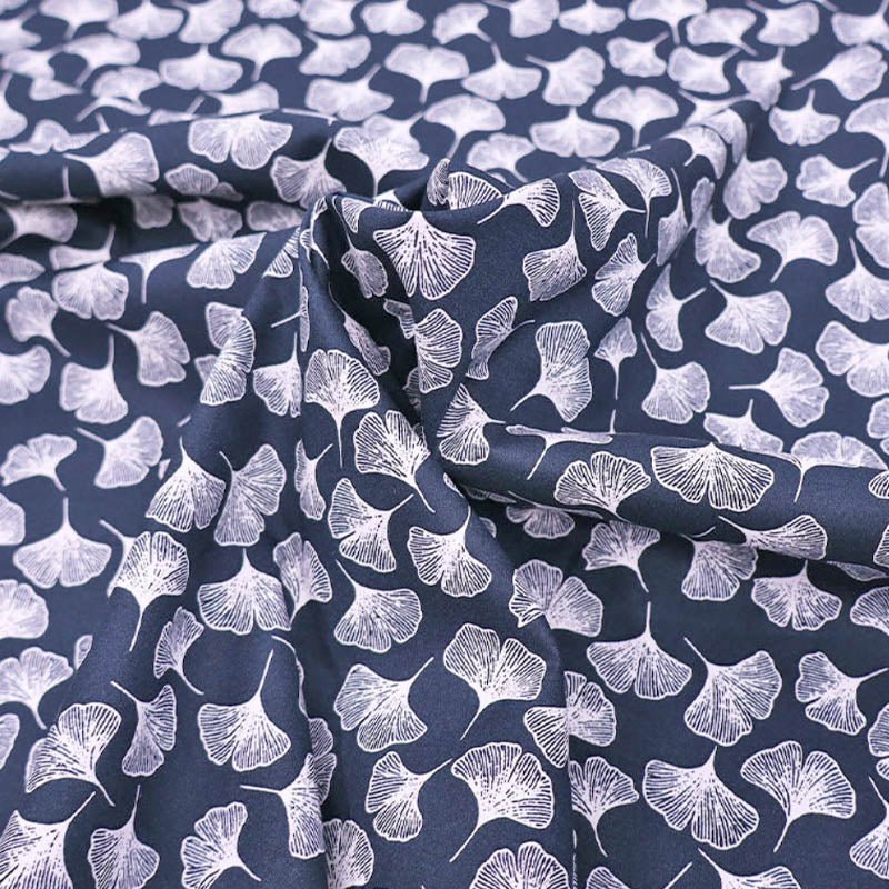 Dressmaking COTTON LAWN - Falling Ginkgo - Navy – Laura Ashley