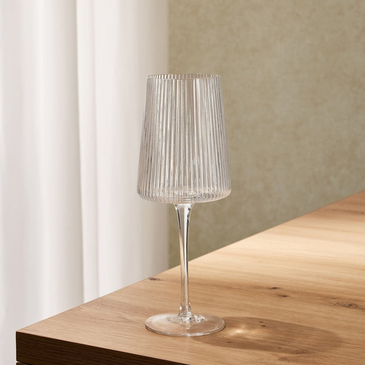 Feather & Black Gatsby Set of 4 Ripple Glass Wine Glasses - Clear