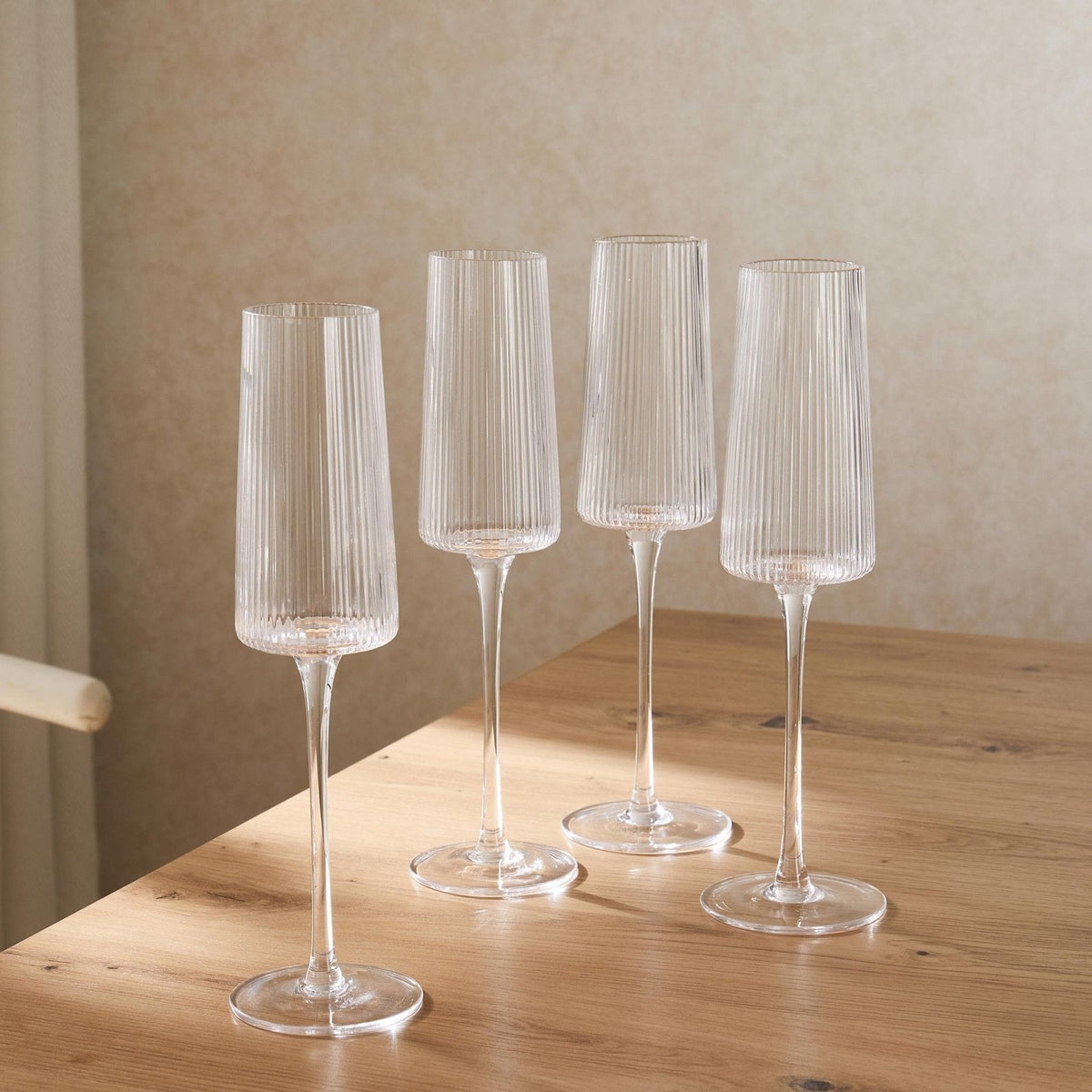 Gatsby Set of 4 Ripple Black & Feather Glass Champagne Flutes - Clear