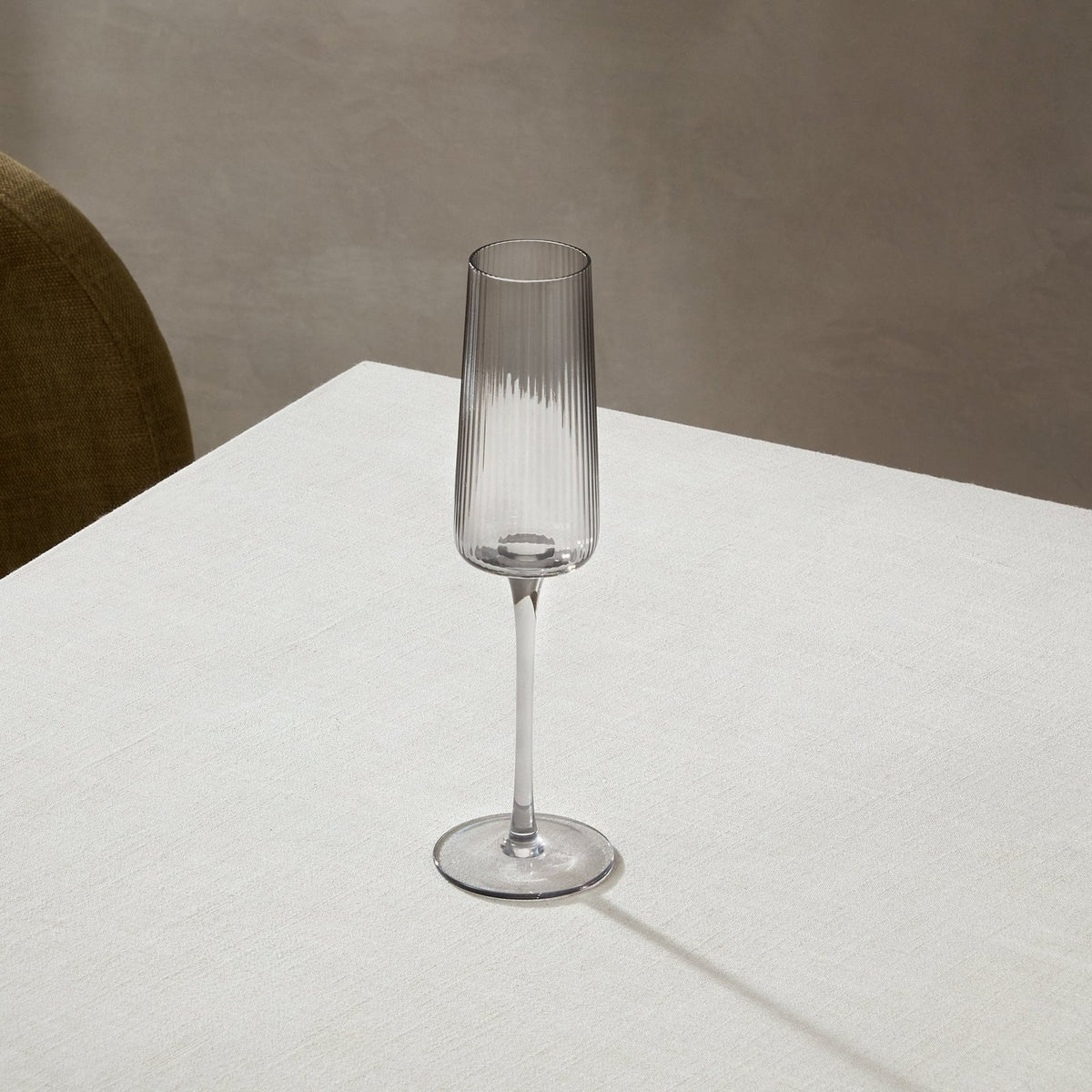 Gatsby Set of 4 Ripple Glass Champagne Flutes - Smoked – Black & Feather