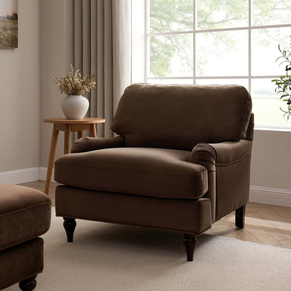 Hampshire Armchair - Cappuccino – Feather & Black