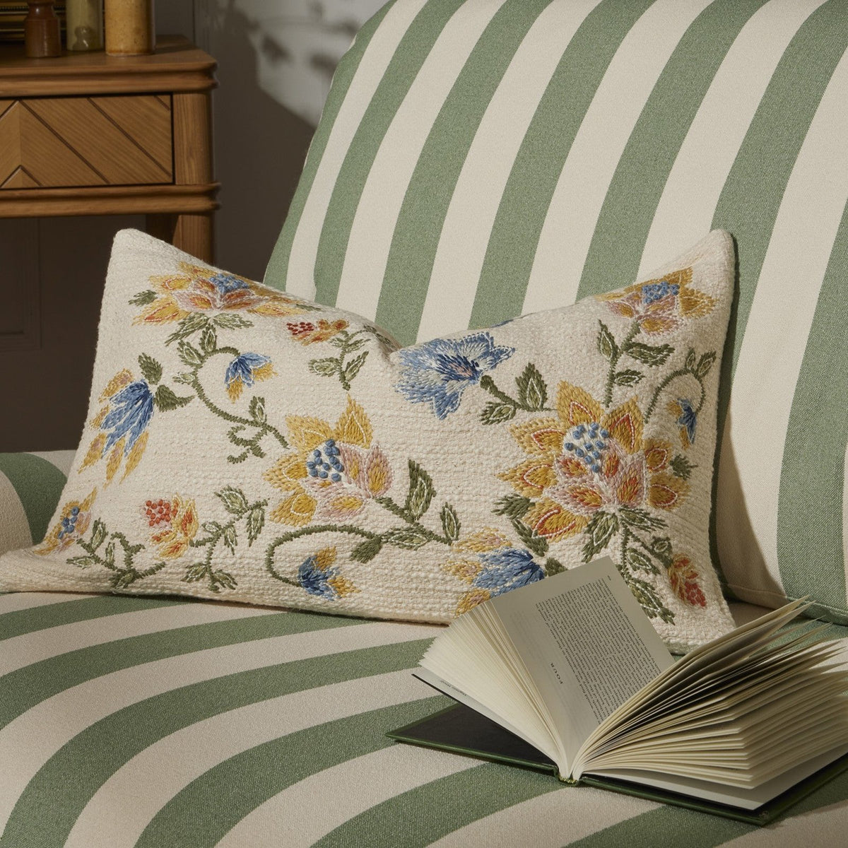Hampshire Loveseat - Green Stripe – Feather & Black