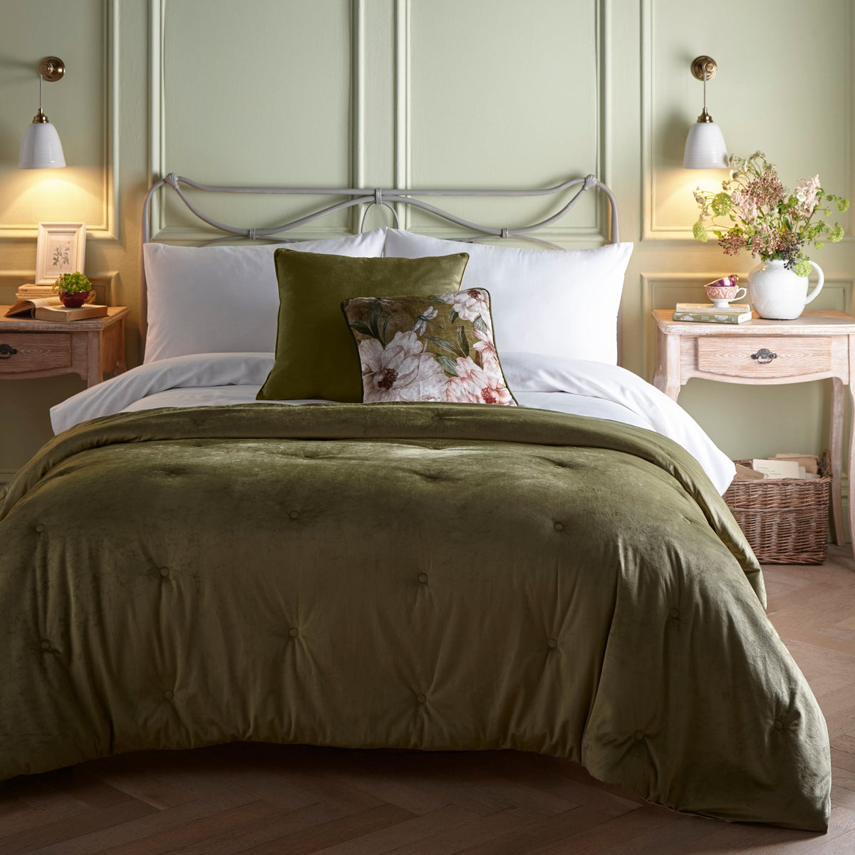 Laura Ashley Appletree Heritage Austell Bedspread - Olive