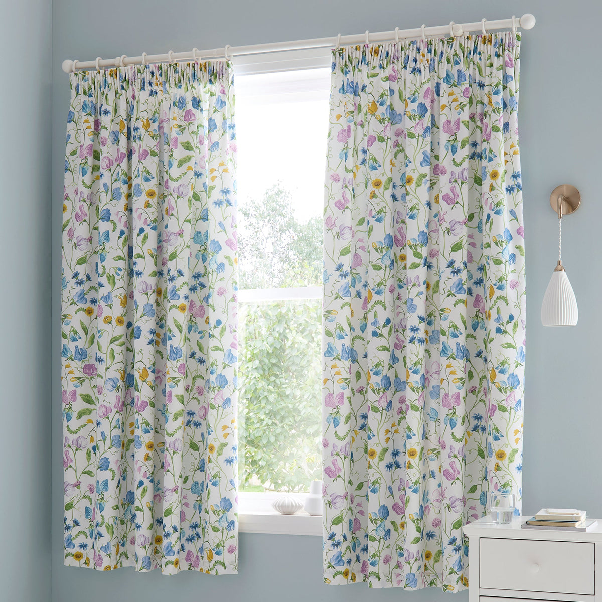 Laura Ashley D & D Sweetpea Floral Pencil Pleat Curtains - Lilac