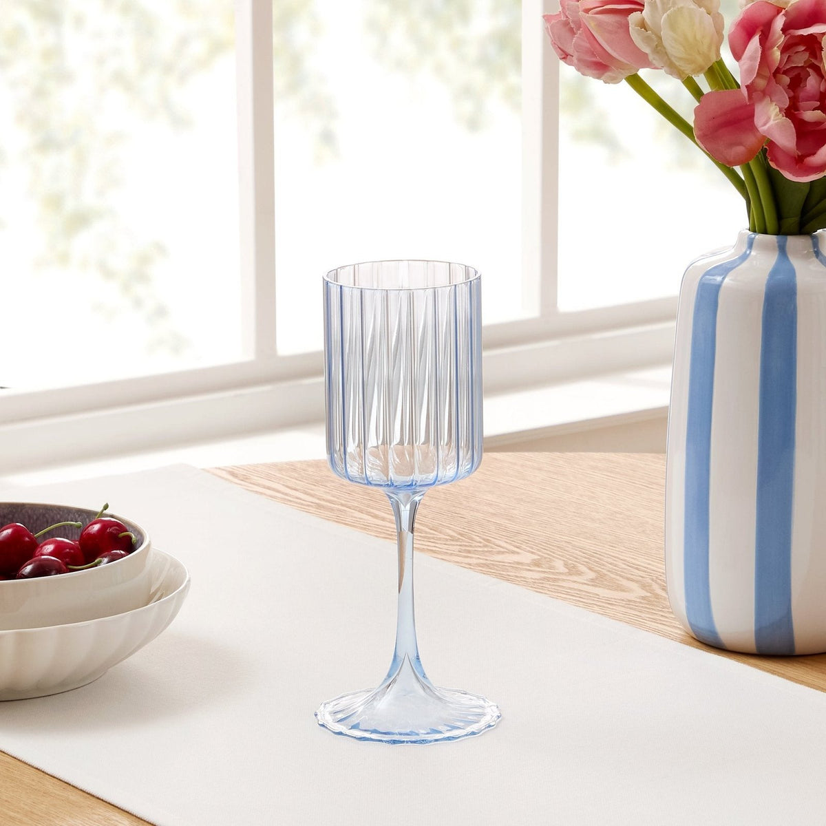 Lucinda Scalloped Edge Wine Glasses Feather & Black - Set of 4 - Blue