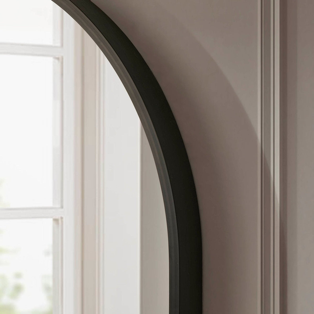 Oval Wall Mirror - Black – Feather & Black