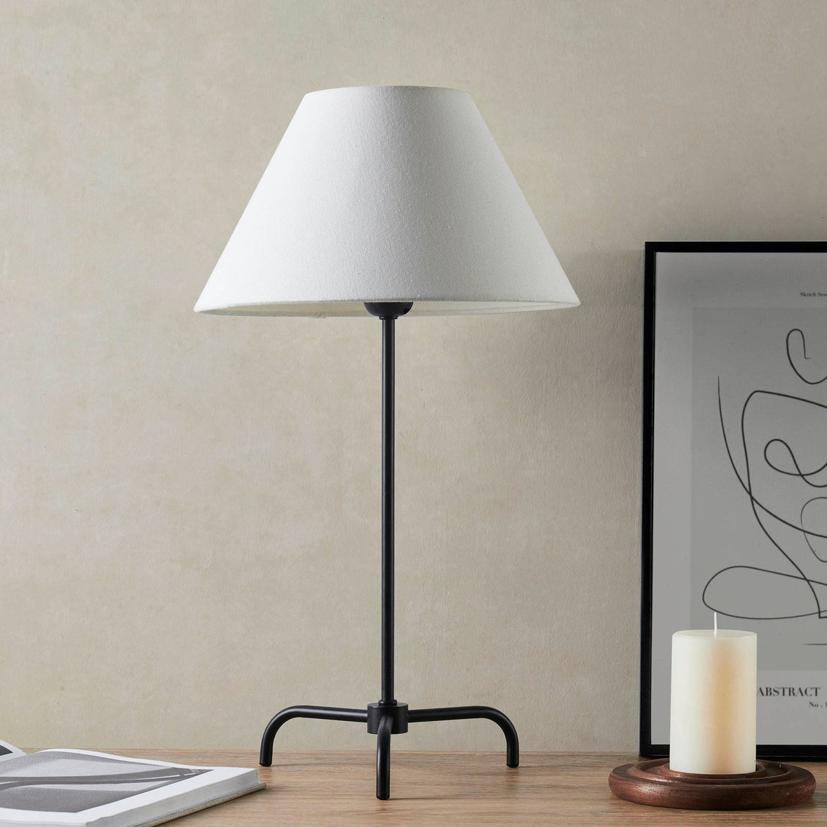 Sisu Minimalist Table Lamp - Black/White – Feather & Black