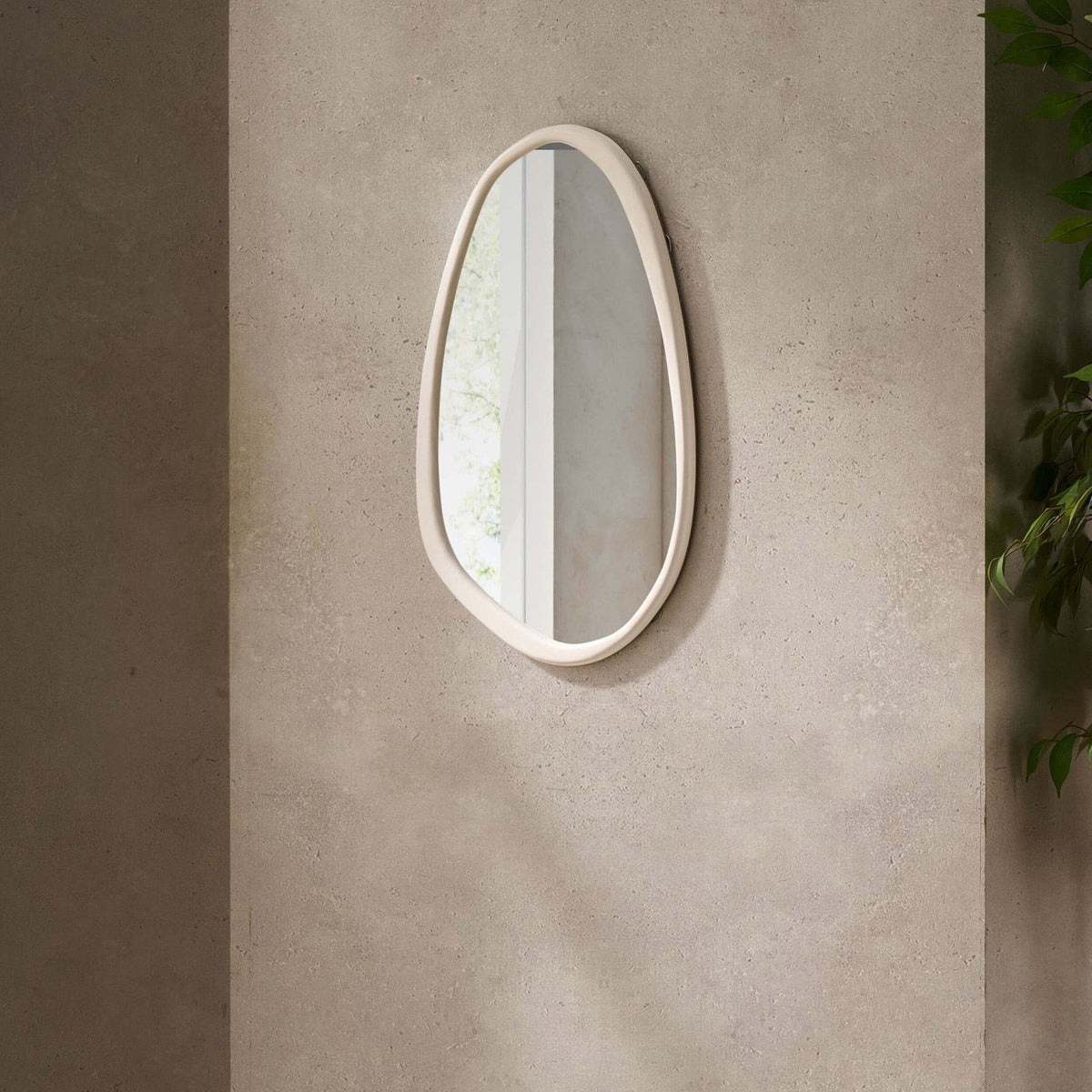 Umah Wood Pond Feather & Black Mirror - White